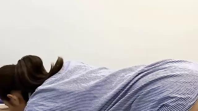 Iranian woman promised a guy to learn how to suck, so she tries