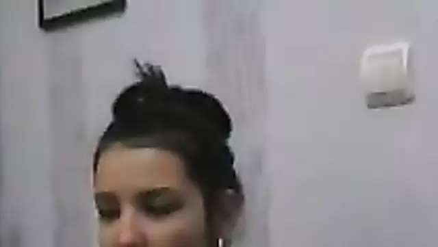 Guy seduced teen Iranian girl for a light striptease