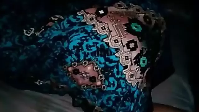 I lifted the colorful robe and fucked the pussy of an Iranian beauty without a condom